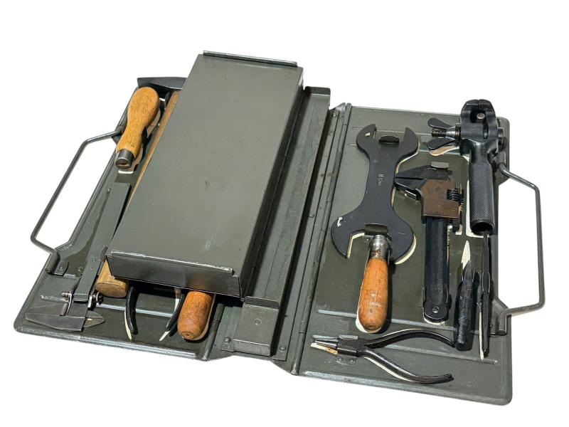 Complete set of MG 34/42 Field Tool Kit