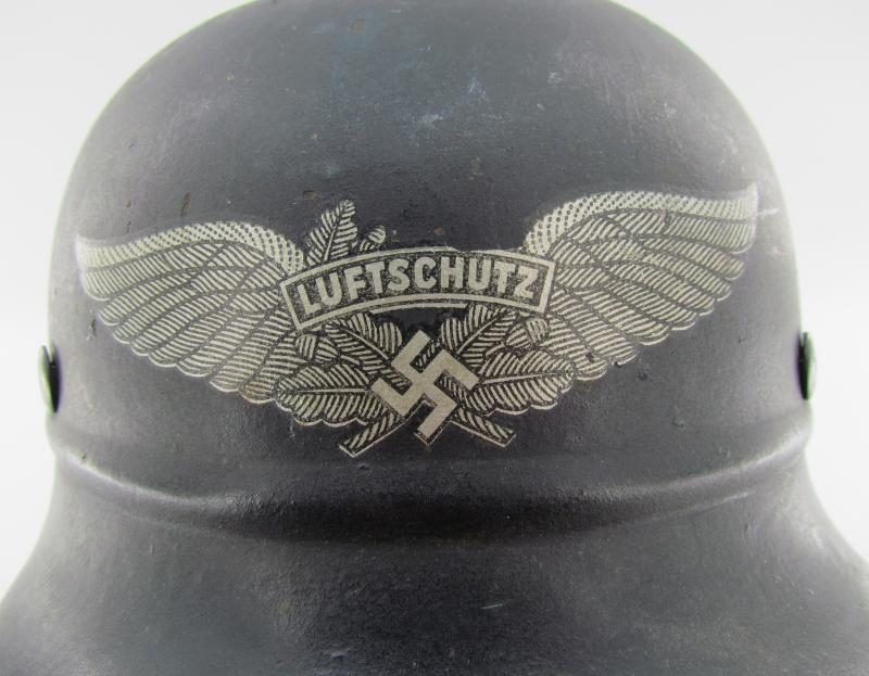 M40 ‘beaded’ Luftschutz steel helmet hkp64