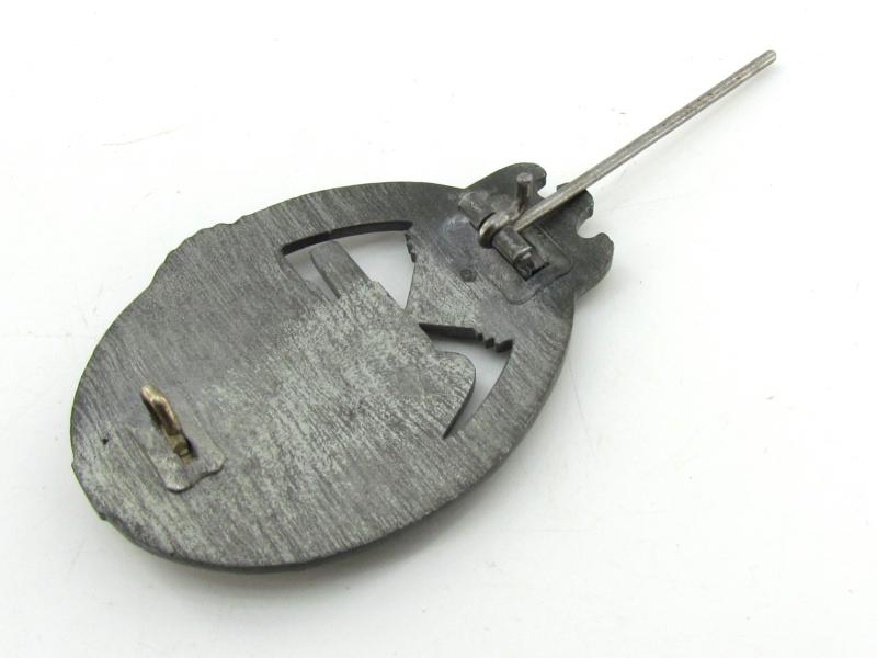 Panzer assault badge in silver  ( Pillow crimp )