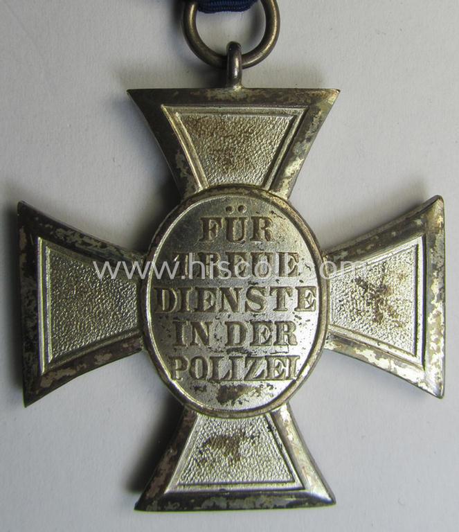 Attractive, silver-class 'Polizei-Dienstauszeichnung 2. Stufe' (or: police loyal-service medal second-class) that comes with its accompanying (and scarcely seen!) broad-shaped ribbon (ie. 'Bandabschnitt')