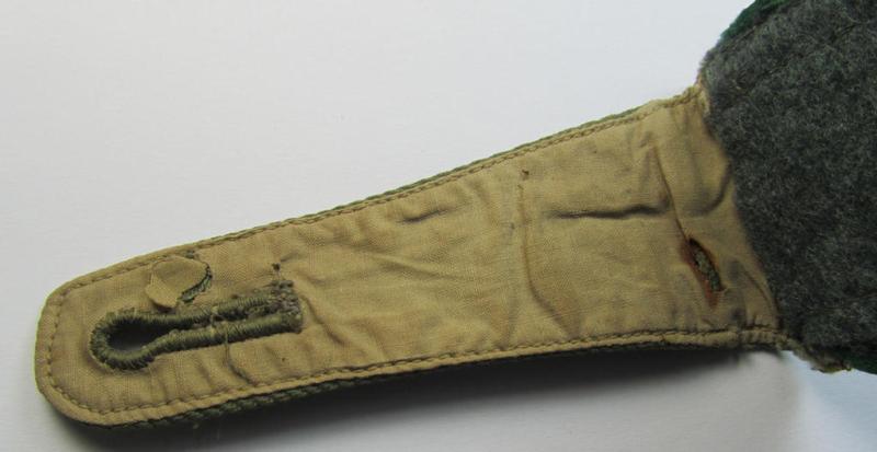 Superb - albeit regrettably single but nevertheless rarely encountered! - WH (Heeres) 'tropical' (ie. truly 'DAK'-related) NCO-type shoulderstrap as was intended for an: 'Unteroffizier der Jäger-Truppen'