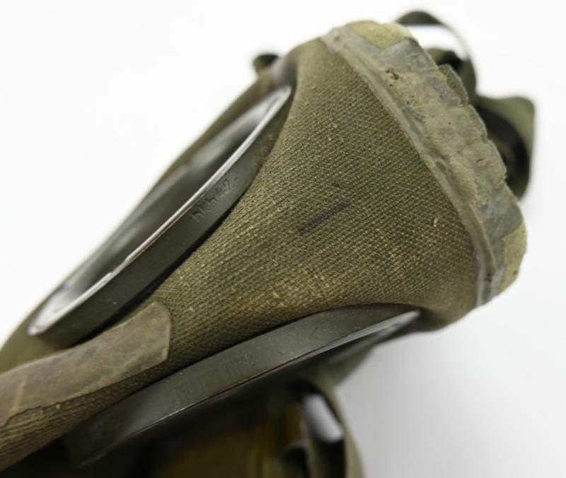 German LW FSJ Gasmask Bag with Gasmask 'edb'
