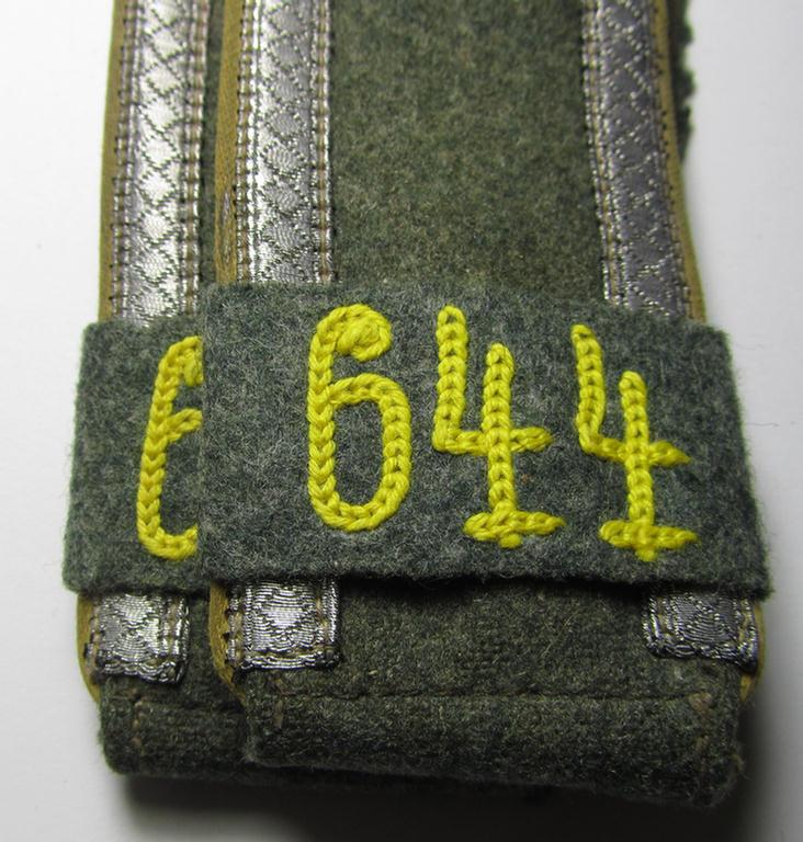 Attractive - and/or matching! - pair of mid-war-period, so-called: 'M43'-pattern, WH (Heeres) NCO-type shoulderstraps that comes with its attached 'Überschube'-pair as was intended for an: 'Unteroffizier des Heeres-Nachrichten-Abteilungs 644'