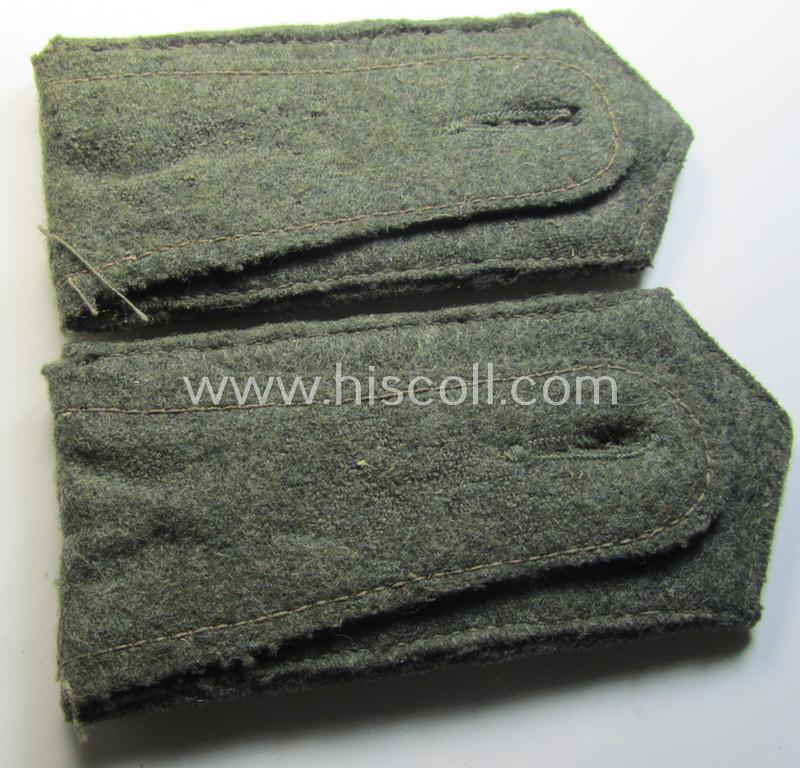 Attractive - fully matching and not that easily found! - pair of 'cyphered' (and I deem early-war-pattern!) WH (Kriegsmarine) NCO-type shoulderstraps as was intended for an: 'Oberfeldwebel eines Küsten-Artillerie-Rgts. o. Abtlgs.'