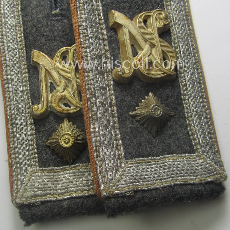 Fully matching - and neatly 'cyphered'! - pair of WH (Luftwaffe) NCO-type shoulderstraps as piped in the light-brown-coloured branchcolour as intended for a: 'Feldwebel der Nachrichten-Trpn. u. Mitglied einer Nachrichtenschule'