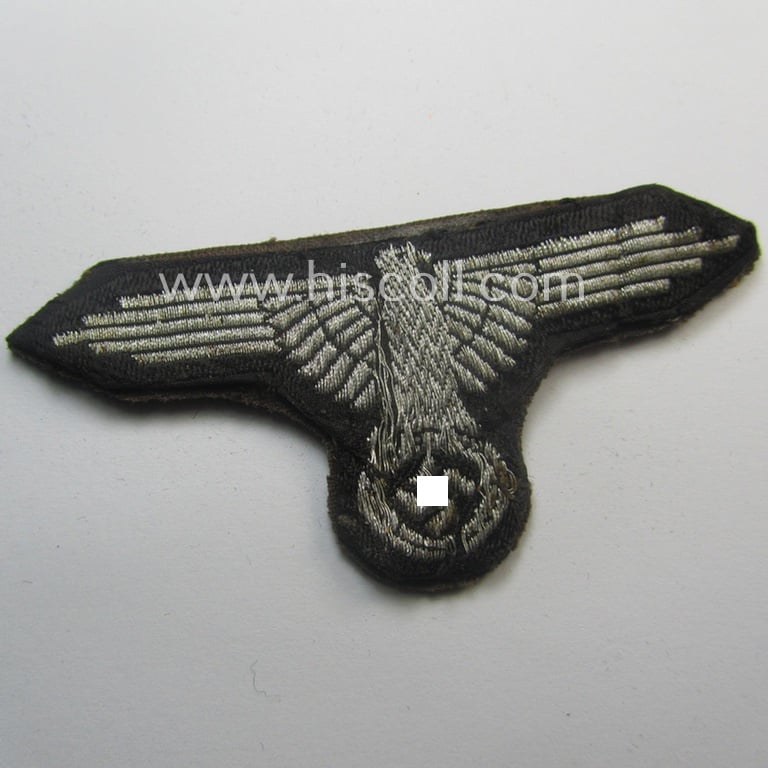 Fantastic - very desirable and complete! - truly worn and carefully tunic-removed insignia-grouping as was worn by a: 'Obersturmfüher u. Mitglied einer Panzerjäger-Abts. der Leibstandarte SS Adolf Hitler'