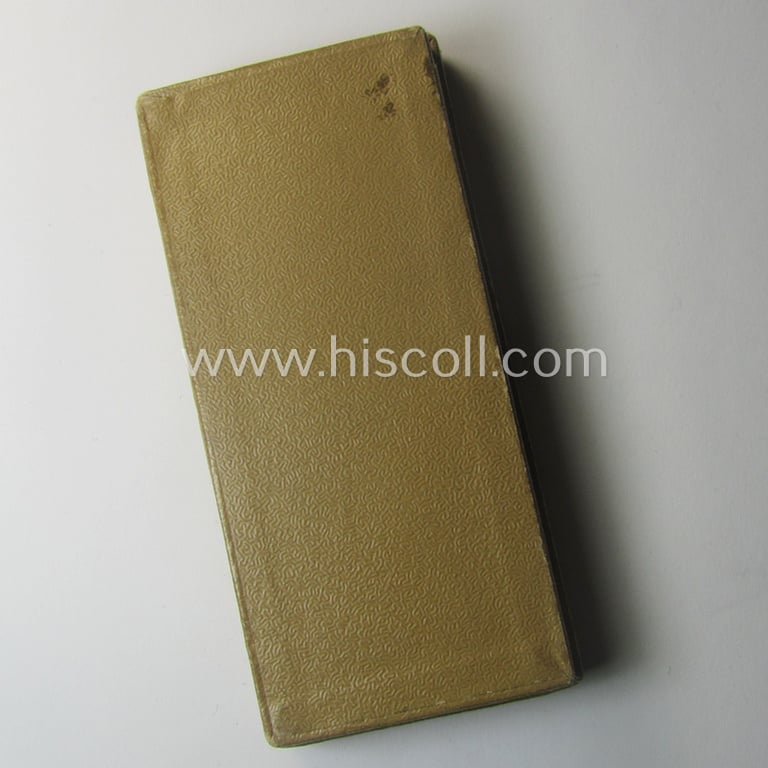 RAD (ie .'Reichsarbeitsdienst') so-called: 'Dienstauszeichnung 4. Stufe für Männer' (as was intended for 4 years loyal-service) that comes stored in its (scarcely seen and equally very nicely preserved!) light-brown-coloured box ie. etui