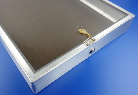 PRE-ORDER Aluminium Showcase Type 1170 End Open
