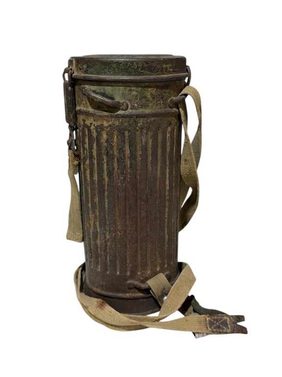 Camouflaged Gasmasker Canister