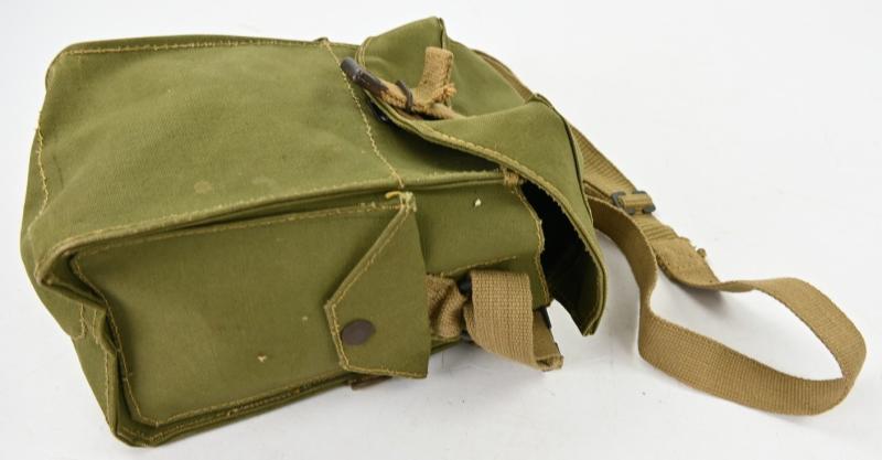 British WW2 Leightweight Gasmask in Carrying Bag