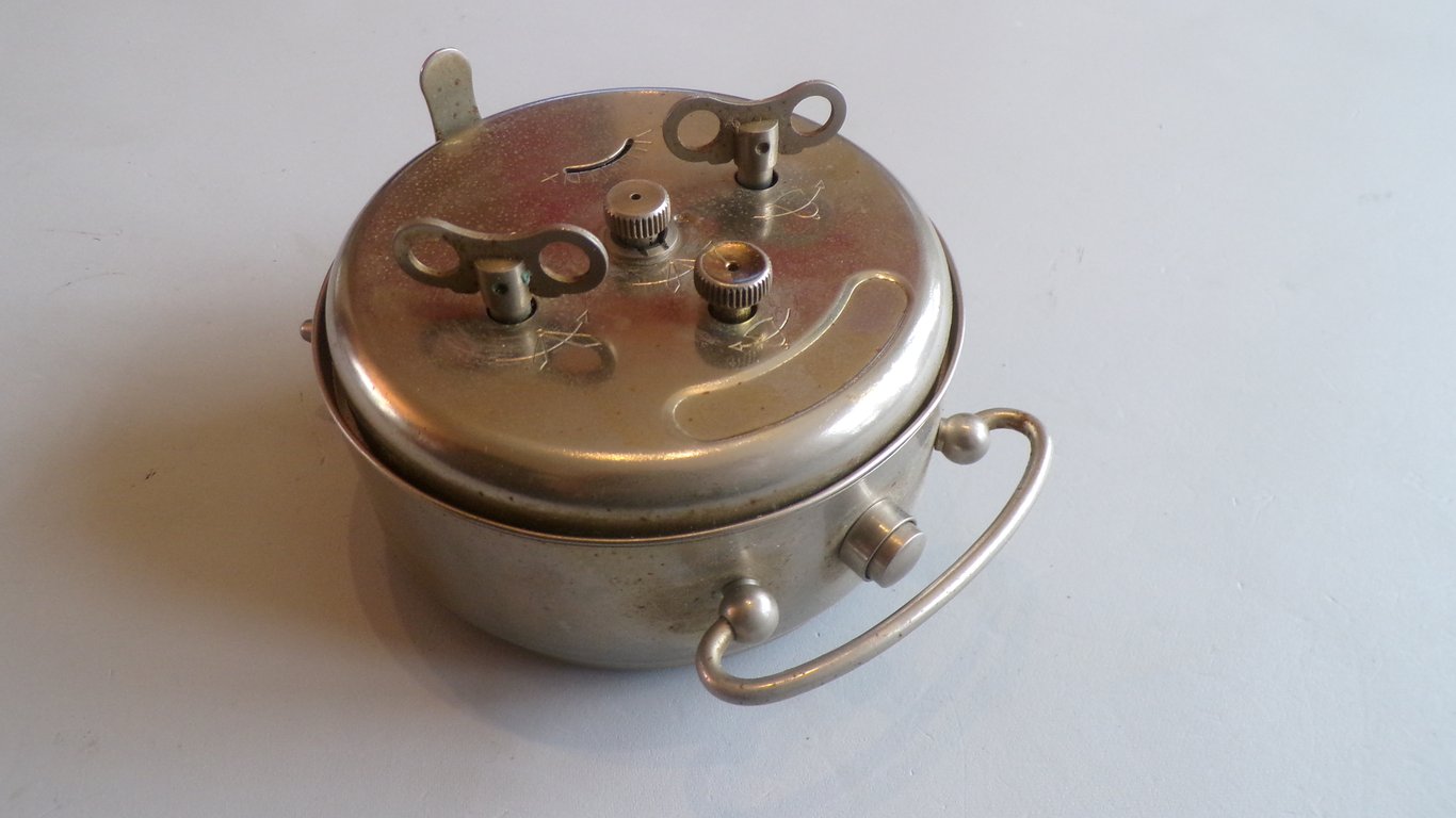 Junghans Wecker Tischurh