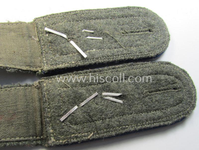 Superb - and scarcely seen! - pair of WH (Heeres), 'cyphered', so-called: 'M36 o. M40'-NCO-type shoulderstraps as was intended for usage by a: 'Feldwebel einer Sanitäts-Abteilung und Mitglied einer Ärtzlichen Akademie des Heeres'