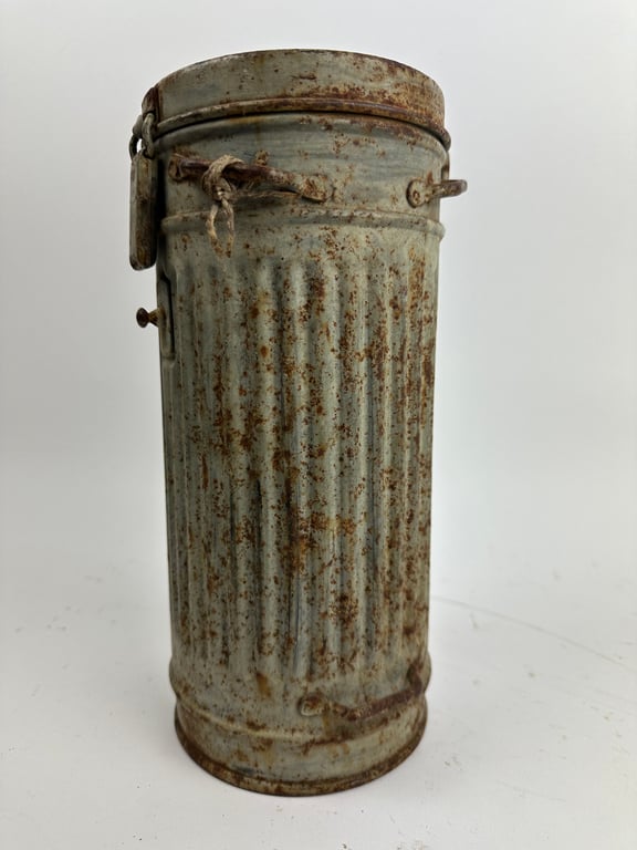 WW2 German Gasmask Canister "Winter Camo"