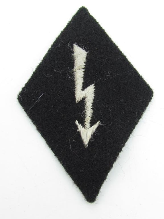 Waffen SS – Funker “radio operator” sleeve insignia