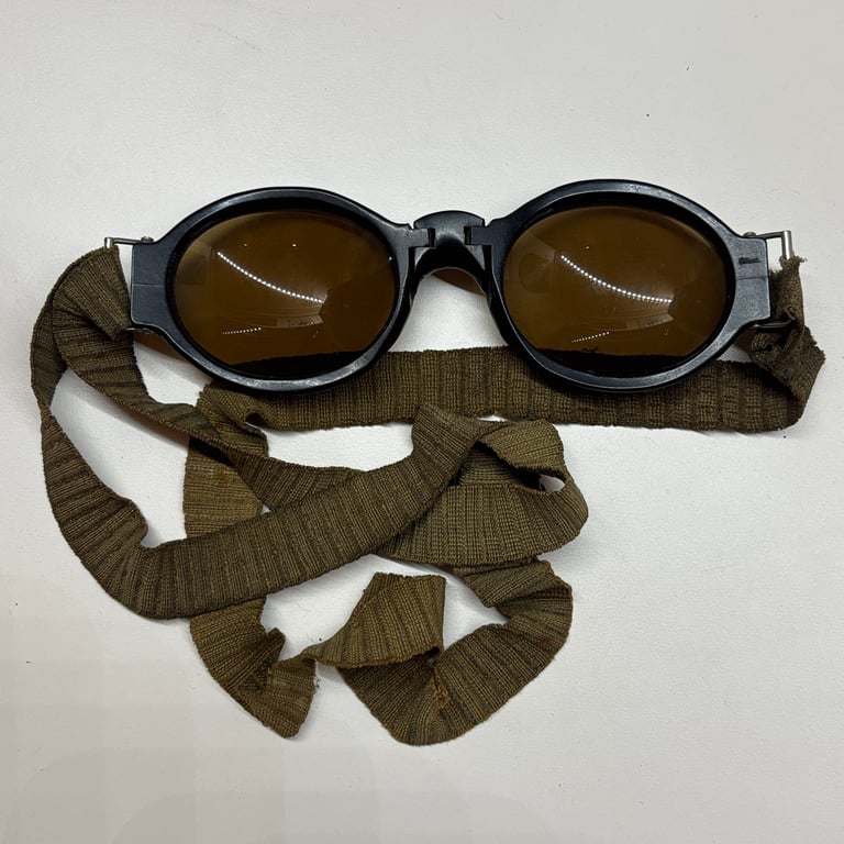 LW Ultrasin Pilot Goggles with Original Case – Late War Splitterschutzbrille