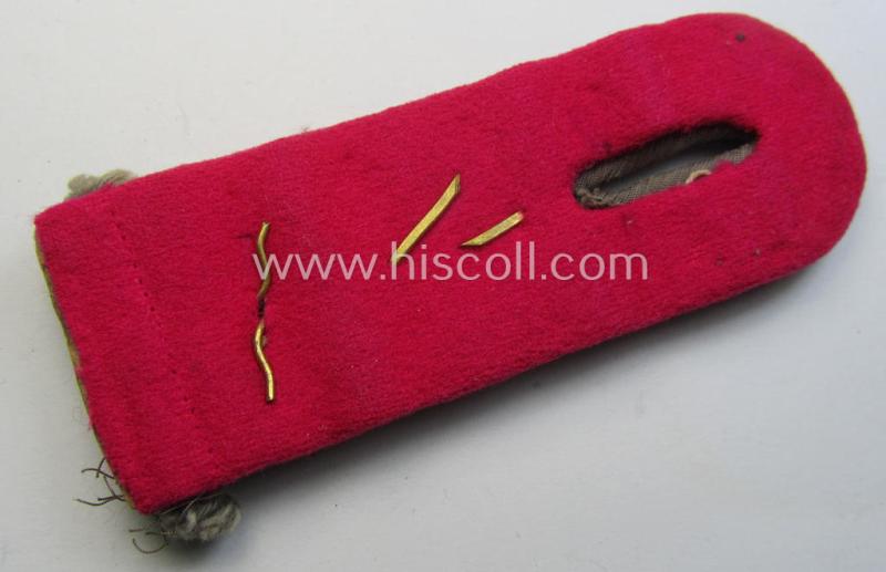 Attractive - albeit regrettably single but nevertheless not that easily found! - neatly 'cyphered' WH (Heeres) officers'-pattern shoulderboard as was intended for usage by an: 'Oberleutnant einer Veterinär-Abteilungs'