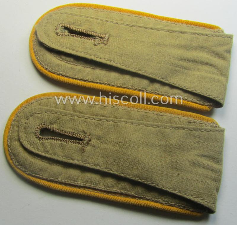 Pair of WH (Luftwaffe) 'tropical-styled', NCO-type shoulderstraps (as was specifically for usage on the tropical-shirts ie. tunics) as was intended for usage by a: 'Feldwebel der Flieger- o. Fallschirm-Trpn.'