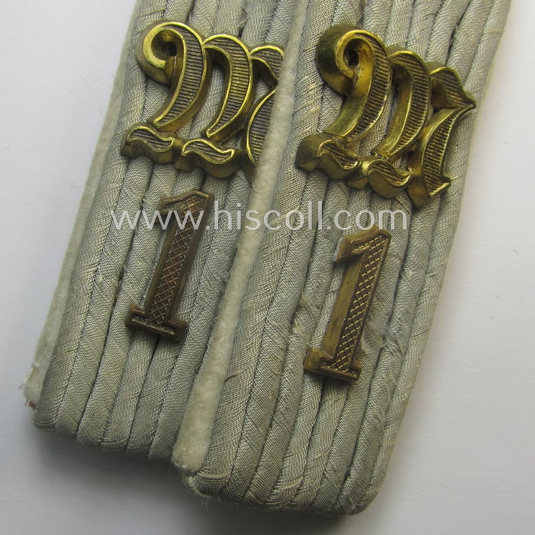 Pair of WH (Heeres) officers'-type shoulderboards as was intended for - and clearly worn by! - a: 'Leutnant des Maschinengewehr-Abtlgs. 1'