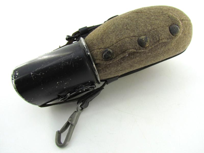 Wehrmacht M31 matching canteen by ESB39
