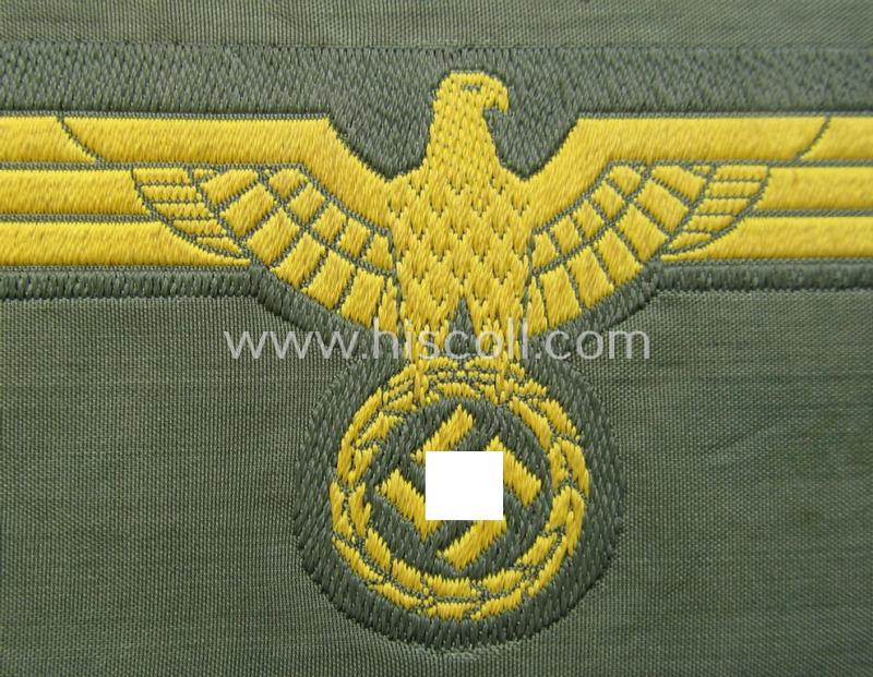 WH (Kriegsmarine) ie. 'Küsten-Art.'-related breast-eagle (ie. 'Brustadler für Mannschaften u. Uffz. der Küsten-Artillerie-Truppen') being a 'standard-pattern-example as executed in the 'BeVo'-weave-pattern on a field-grey-coloured background