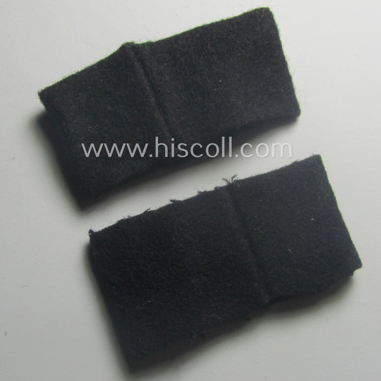 Pair of WH (Heeres) 'Panzer'-related so-called: regimental shoulderstrap-'slip-ons' (ie. 'Schulterstück-Überschuben') as was intended for usage by a: 'Soldat des Panzer-Regiments o. Abtgs. 100'