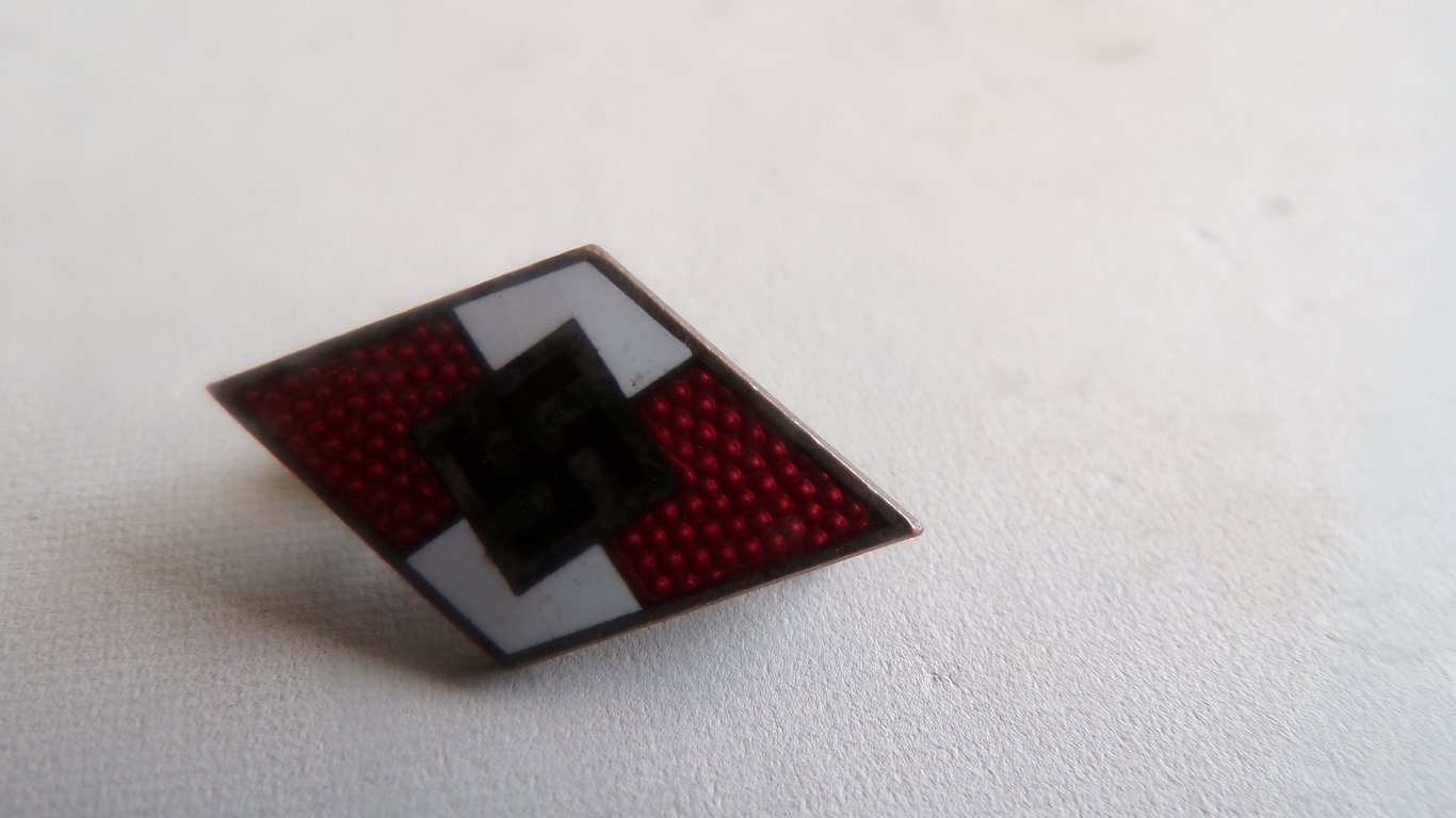 Hitler Youth Membership Pin - RZM M1/13