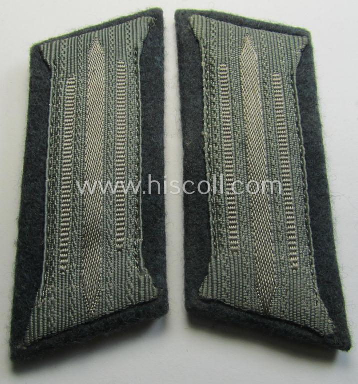 Superb - and matching! - pair of WH (Heeres) mid-war-period- and/or: 'standard-issue'-pattern WH (Heeres) collar-tabs (or: 'Einheitskragenspiegel') being of the 'generic-pattern' (that come pre-mounted onto a green-coloured, woolen-based backgr...