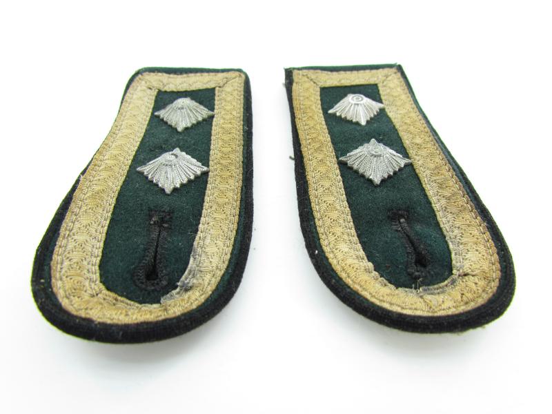 Wehrmacht (Heer) M36 Pioneer shoulder boards for ‘Oberfeldwebel’