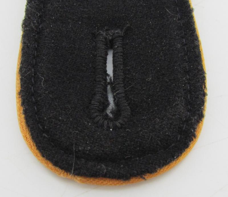 Waffen-SS Reconnaissance (Aufklärung) EM/NCO  Shoulder Board