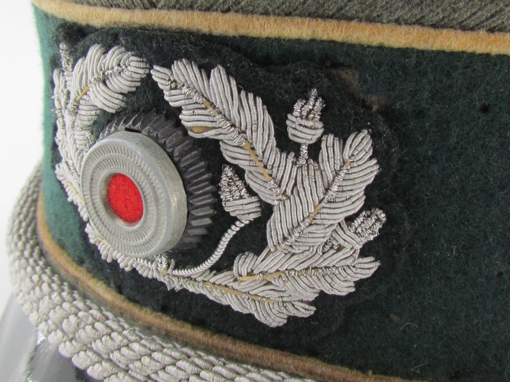 Wehrmacht Heer Infantry Officer’s Visor Cap by Peküro – Size 56