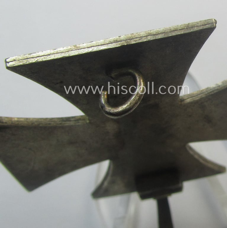 Attractive - and just moderately used! - 'Eisernes Kreuz 1. Klasse' (or: Iron Cross 1st class) being a typical non-maker-marked example that was (I deem) produced by the desirable 'Hersteller' named: 'Klein & Quenzer A.G.'