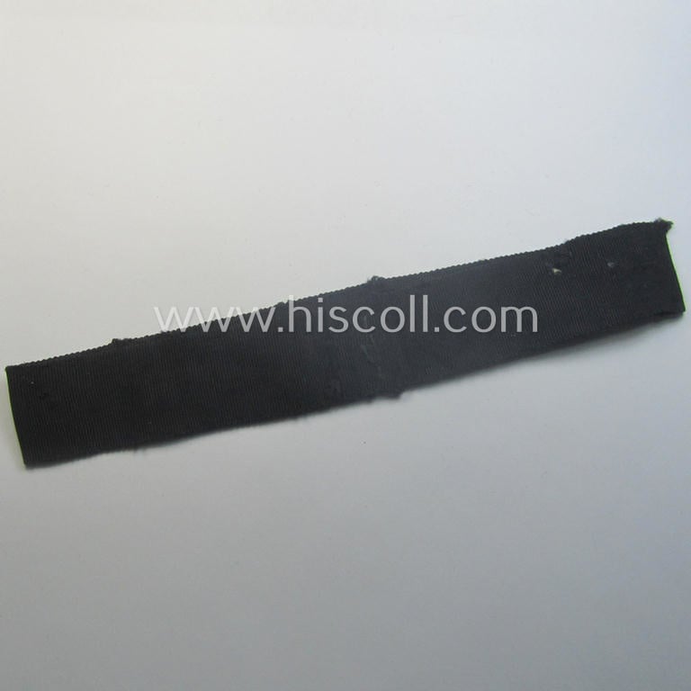 Superb - and actually rarely encountered! - example of the HJ- ('Hitlerjugend' ie. 'Flieger-Hitlerjugend'-) cuff-title (ie. 'Ärmelstreifen') entitled: 'Segelflugzeugführer' being an example as executed in the machine-embroidered pattern