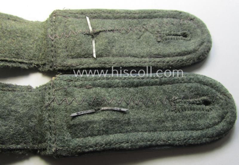Superb - and fully matching! - WH (Heeres) so-called: 'M40 o. M43'-pattern, NCO-type shoulderstrap-pair as piped in the light-blue-coloured branchcolour as was intended for usage by a: 'Feldwebel der Nachschub-Truppen'