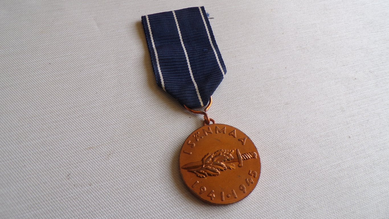 Finnish WWII Medal Pair