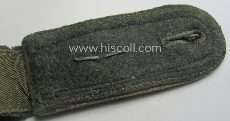 Single, WH (Heeres) NCO-type (ie. 'M40'- ie. 'M43'-pattern) shoulderstrap having the white-coloured branchcolour as was intended for - and clearly worn by! - a: 'Feldwebel der Infanterie-Trpn.'