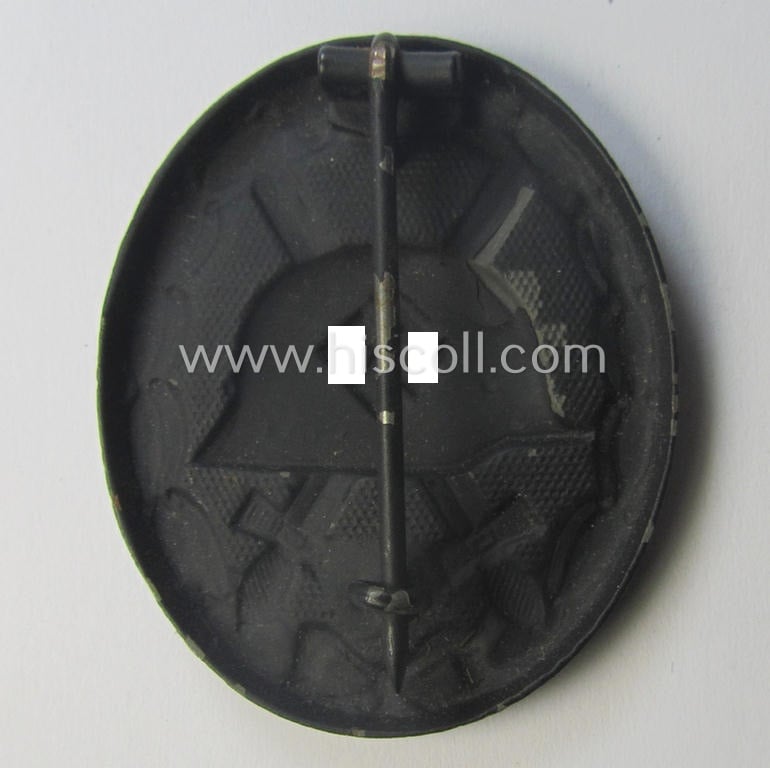 Minimally used- and/or hardly worn black-class wound-badge (or: 'Verwundeten-Abzeichen in Schwarz') being a typical non-maker-marked (and magnetic!) example