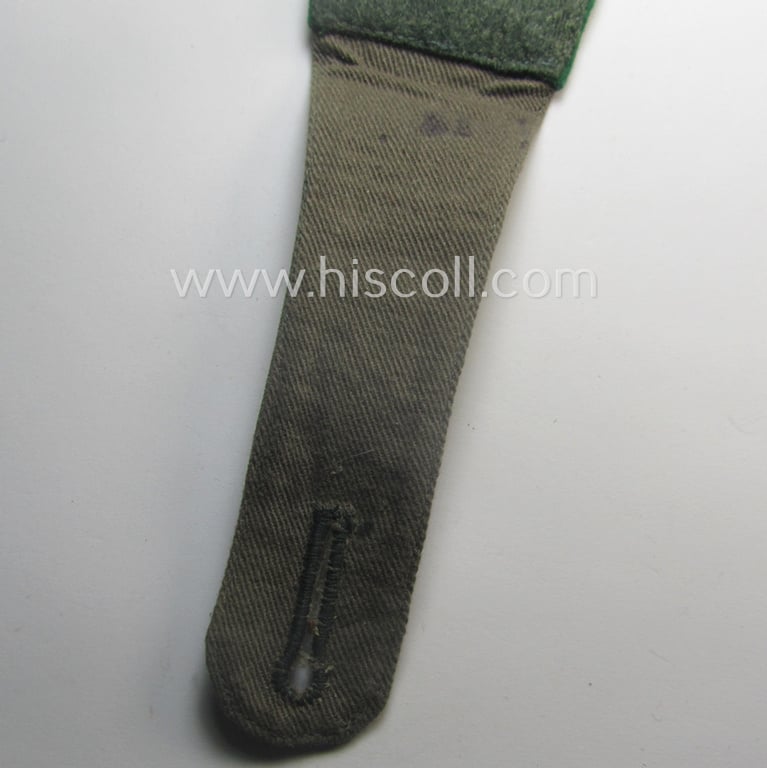 Single, WH (Heeres) 'cyphered', EM-type (ie. 'M41- o. M43'-pattern-) so-called: 'summer-type'-shoulderstrap (being of the model as was specifically intended for usage on the 'Windjacke') as was intended for a: 'Soldat des Gebirgsjäger-Rgts. 139'