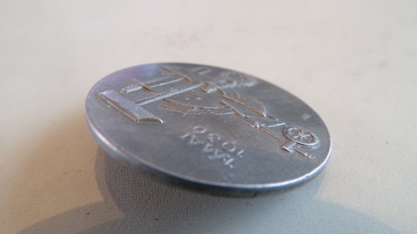 Original 1936 Tag der Arbeit National Labor Day Tinnie - Carl Wild Hamburg