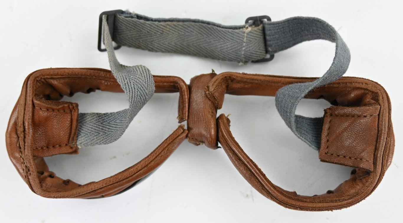 British WW2 Dispatch Riders / Armoured Crew Goggles in Case
