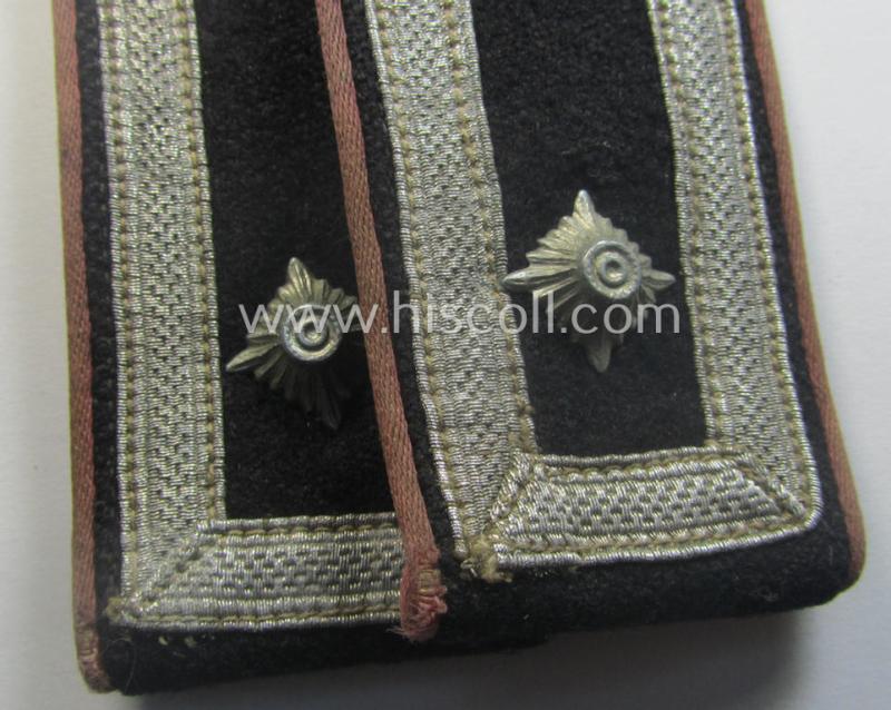 Pair of WH (Heeres) NCO-type shoulderstraps for usage by a: 'Feldwebel' who served within the: 'Panzer-Truppen'