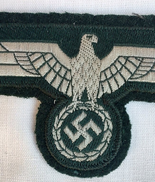 WH (Heeres) breast eagle ( 'Brustadler für Mannschaften u. Unteroffiziere des Heeres') Bevo flat wire eagle