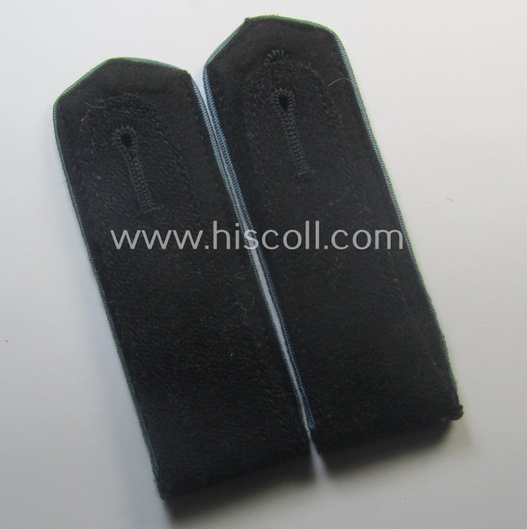Pair of WH (Luftwaffe ie. Hitlerjugend-) related, so-called: 'Flakhelfer'-shoulderstraps as was intended for usage by a: 'Flakhelfer' (ie. later-war-period, youthful, anti-aircraft staff-member)