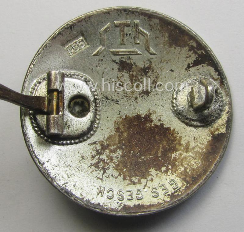 'Der Stahlhelm' - Bund der Frontsoldaten (Sta) - Eintrittsabzeichen 1932' being a non-engraved- (albeit '935'-stamped) example