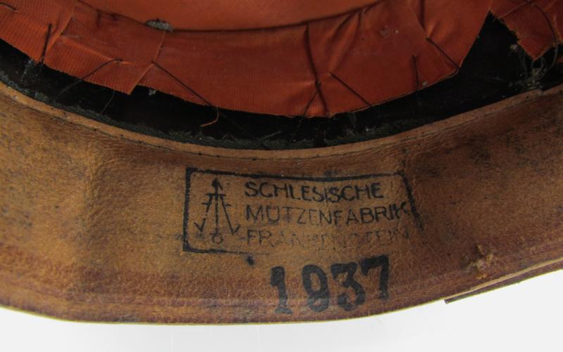 Wehrmacht EM/NCO Visor Cap (Heer Infantry) – 1937