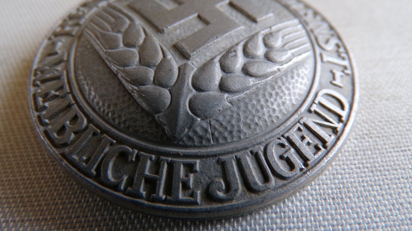 RADwJ Rank Brooch for Maidenführerin