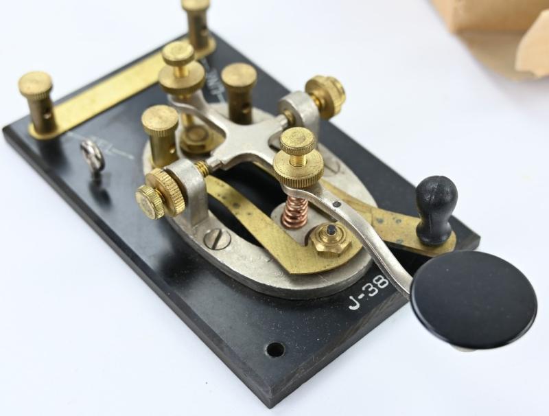 US WW2 Signal Corps Morse Key J-38 in Box