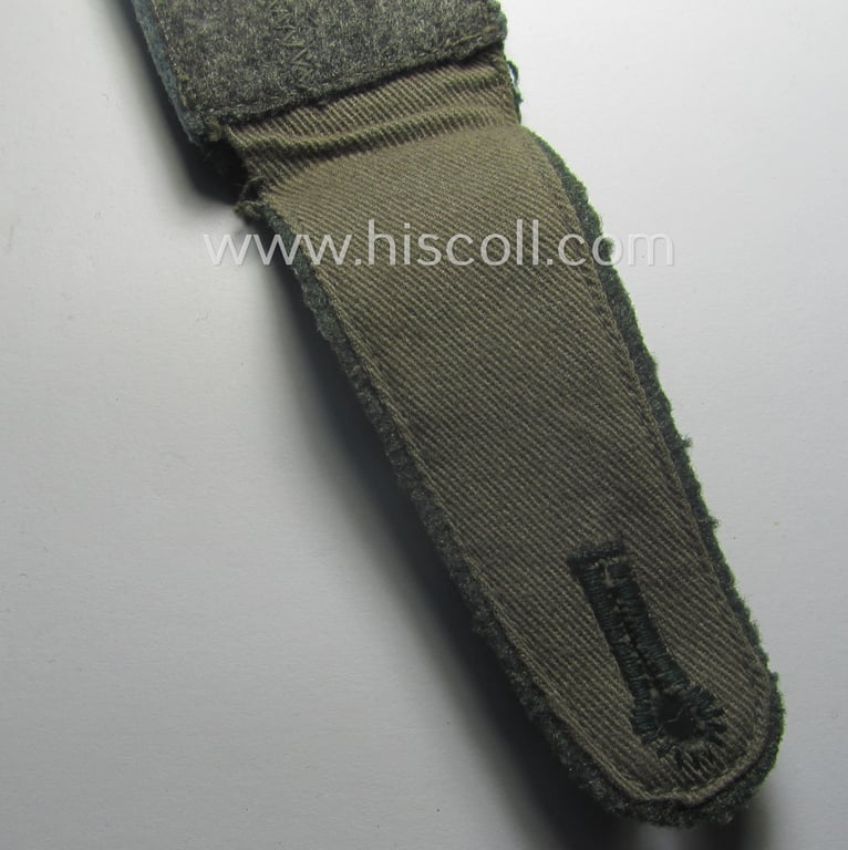 Single, WH (Heeres) EM-type (ie. 'M40'-pattern) shoulderstrap: 'Soldat eines Nachschub-Abtlgs.'