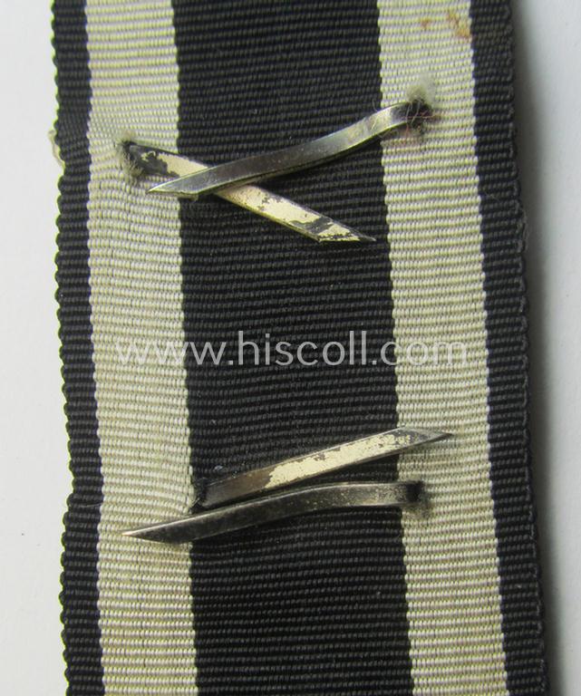 Attractive, 'Wiederholungsspange zum EK II. Klasse' (or: bar to the WWI IC second class) being a non-maker-marked example as was produced by the maker (ie. 'Hersteller') named: 'Wilh. Deumer' as based in the town of Lüdenscheid