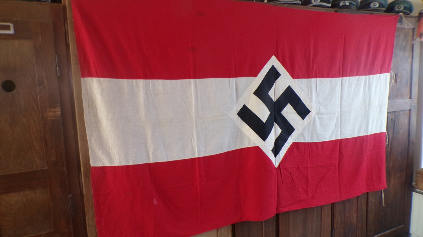 Hitlerjugend / Hitler Youth Banner