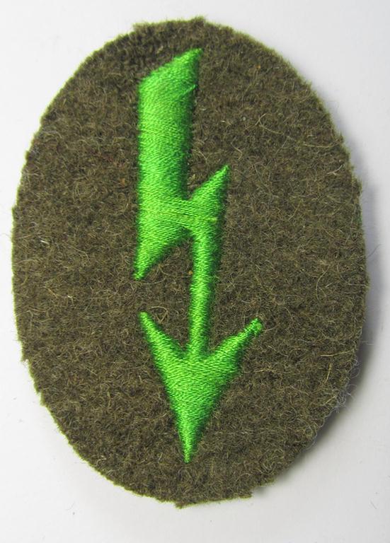 WH (Heeres) 'tropical-styled'-, trade- and/or special-career insignia (or: 'Signal Blitz') as was intended for a soldier within the: 'Panzer-Grenadier-Truppen'
